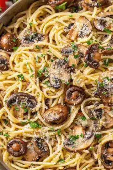 Easy Mushroom Garlic Spaghetti Recipe