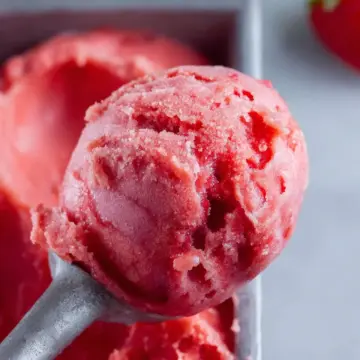3-Ingredient Easy Strawberry Sorbet